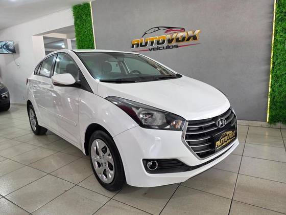 HYUNDAI HB20S 1.6 COMFORT PLUS 16V FLEX 4P AUTOMÁTICO